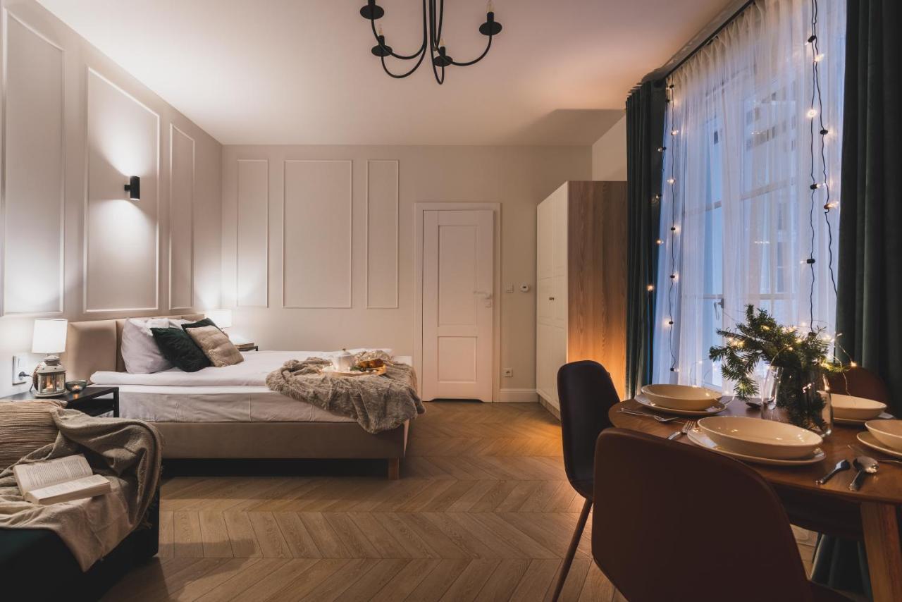 Atrium - Old Town Luxury Apartments By Upstairs 克拉科夫 外观 照片