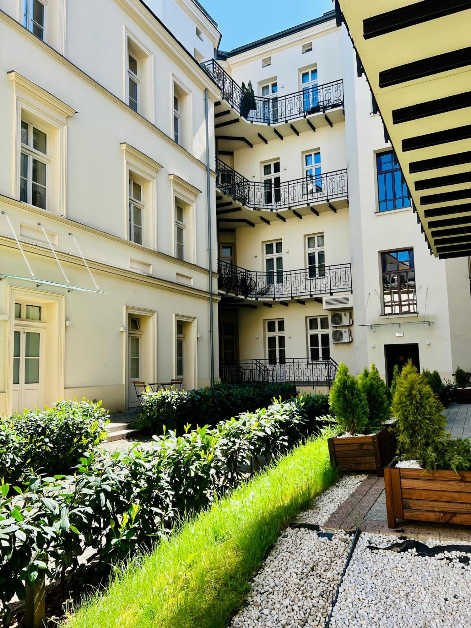 Atrium - Old Town Luxury Apartments - By Upstairs 克拉科夫 外观 照片