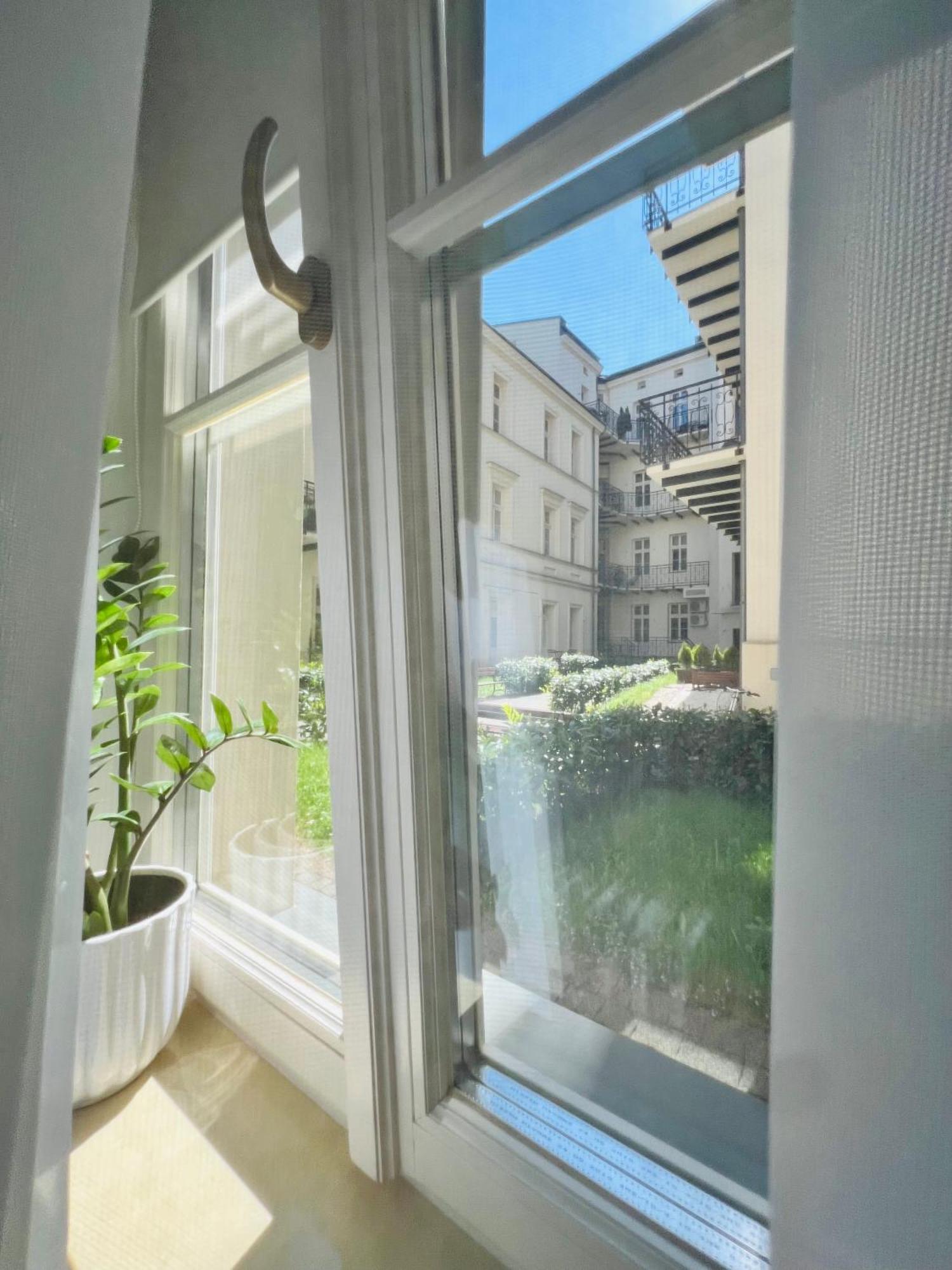 Atrium - Old Town Luxury Apartments - By Upstairs 克拉科夫 外观 照片